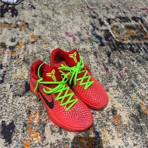 Kobe VI Protro Reverse Grinch